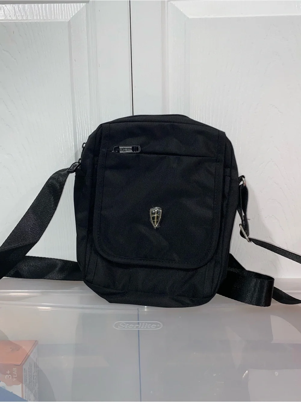 NEW Victoria Tourist Men's Crossbody Shoulder Bag